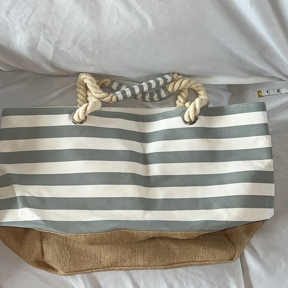 Ben Kaufman Large Canvas and Burlap In gray and white Oklahoma Beach Tote - Picture 3 of 8